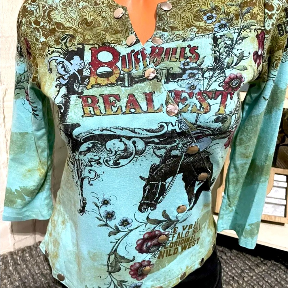 Boho Chic  Women's Embellished “Buffalo Bills”Snap Front Embellished Top M NWOT!